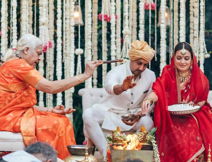 Dia Mirza ties the knot with Vaibhav Rekhi in a ceremony solmenised by a female priest
