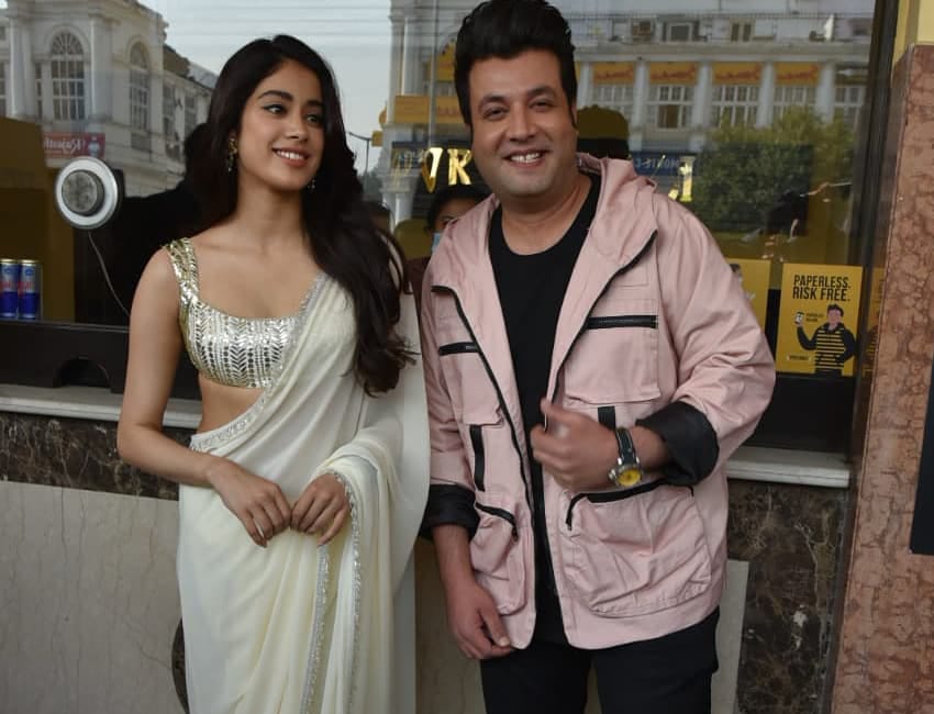 Jahnvi Kapoor and Varun Sharma Spotted In Delhi For Roohi Promotions