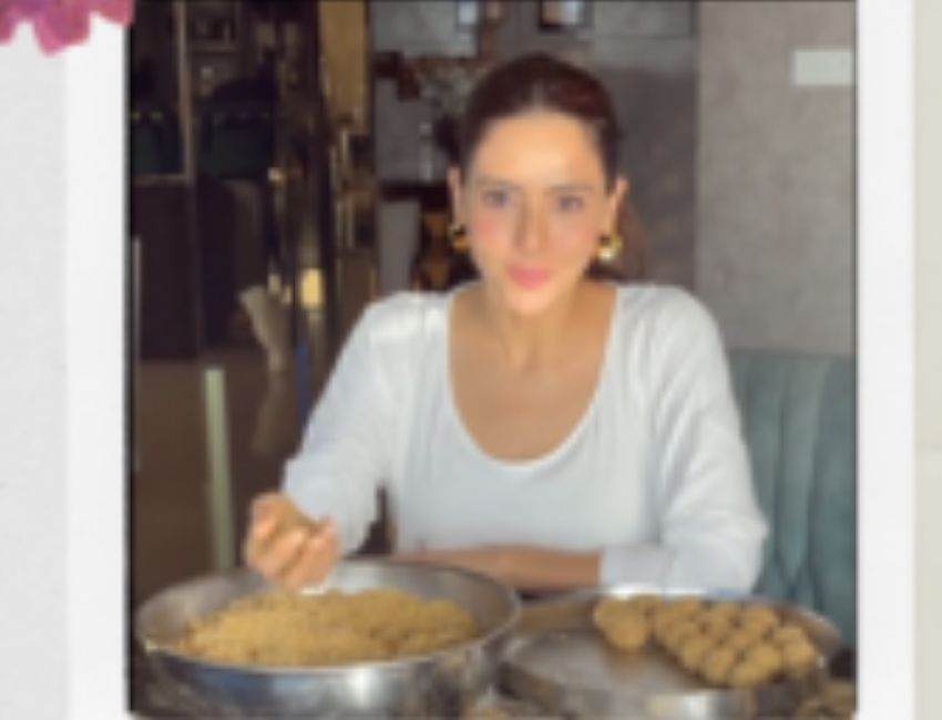 Learn How to Make Mehti Ke Ladoo in Aamna Sharif Style ....!