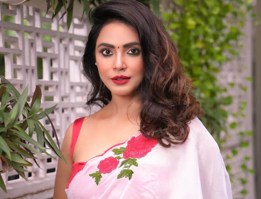 Neetu Chandra, a girl from Bihar to Hollywood, appointed as the Icon Face of the Election Commission of Bihar